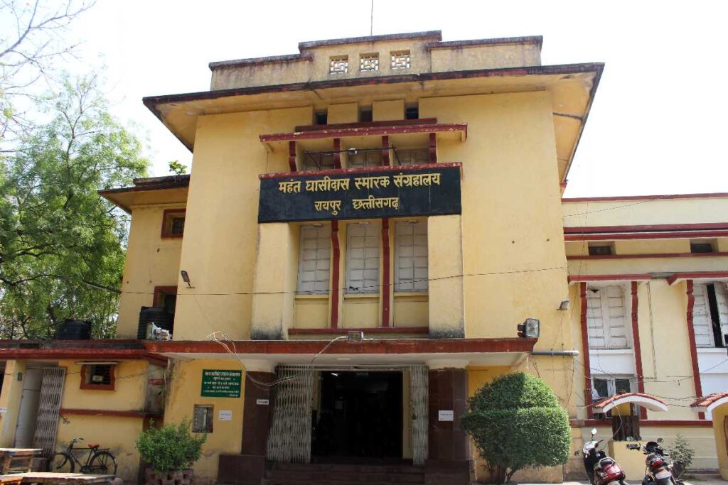 Top 10 Places To Visit Near Raipur-Mahant Ghasi Memorial Museum